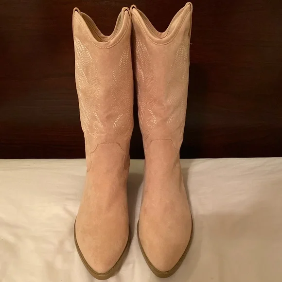 Size 7 Pink Cowgirl Boots - Picture 2 of 11